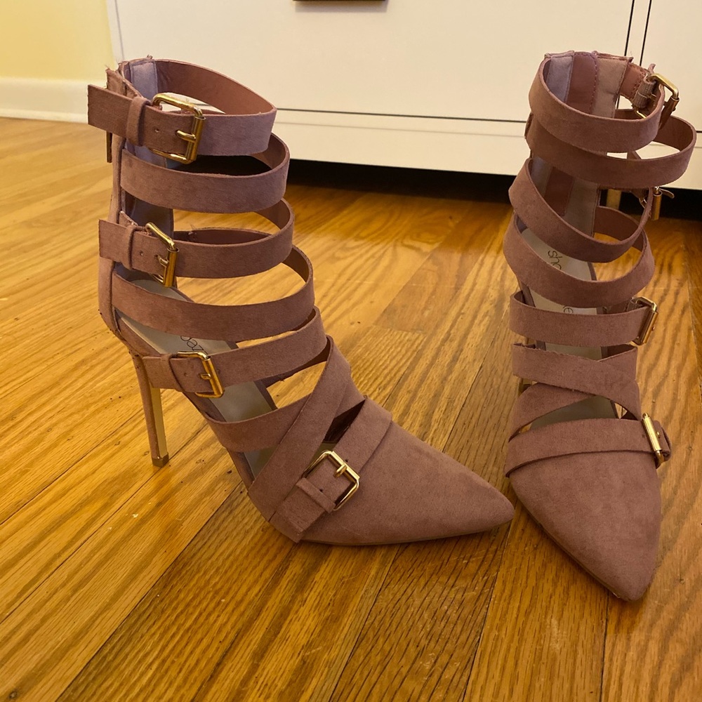 Shoe dazzle heels size 7